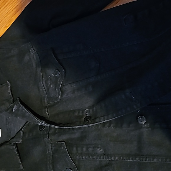 Jackets - Picture 8 of 9